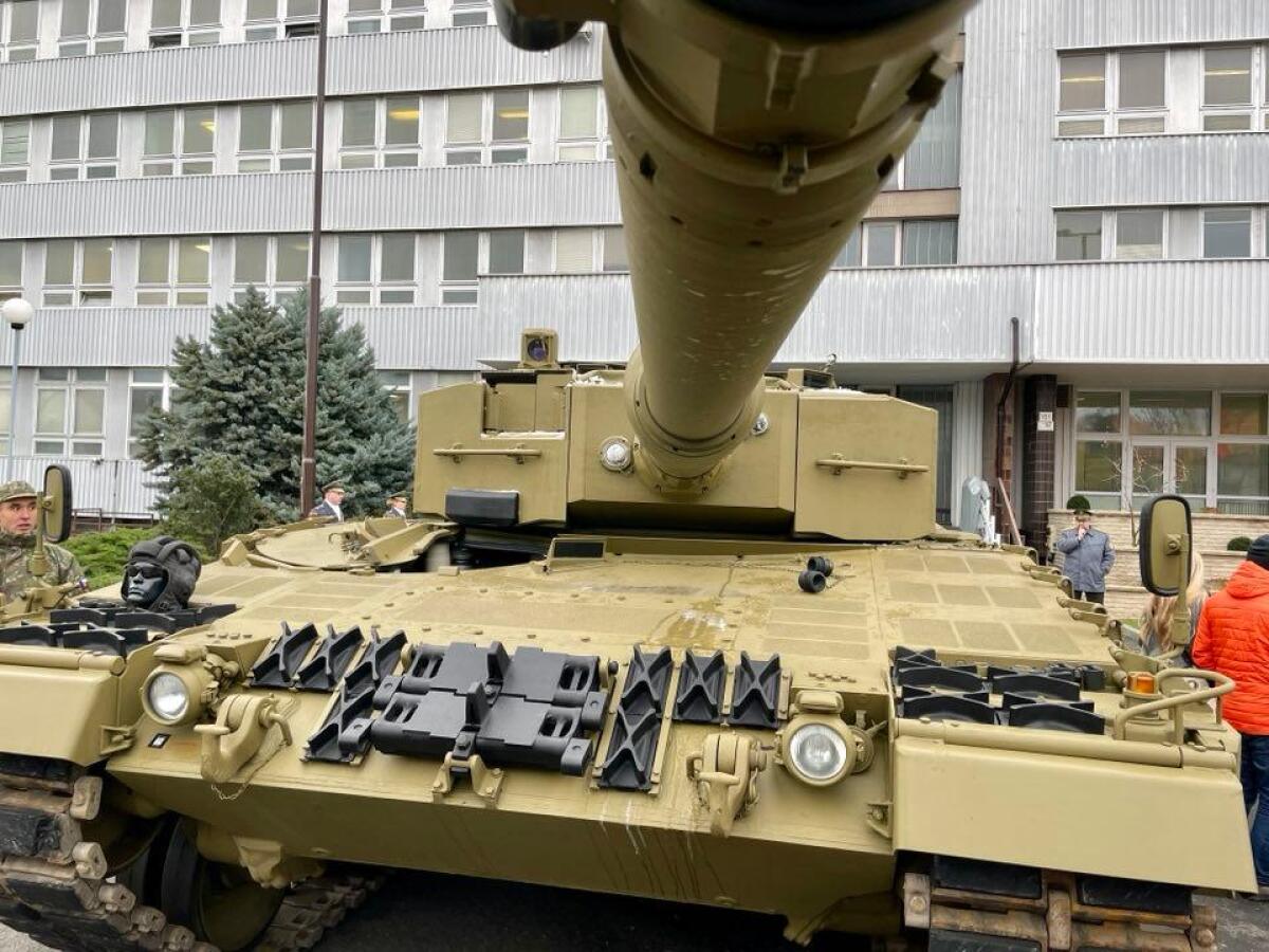 tank leopard