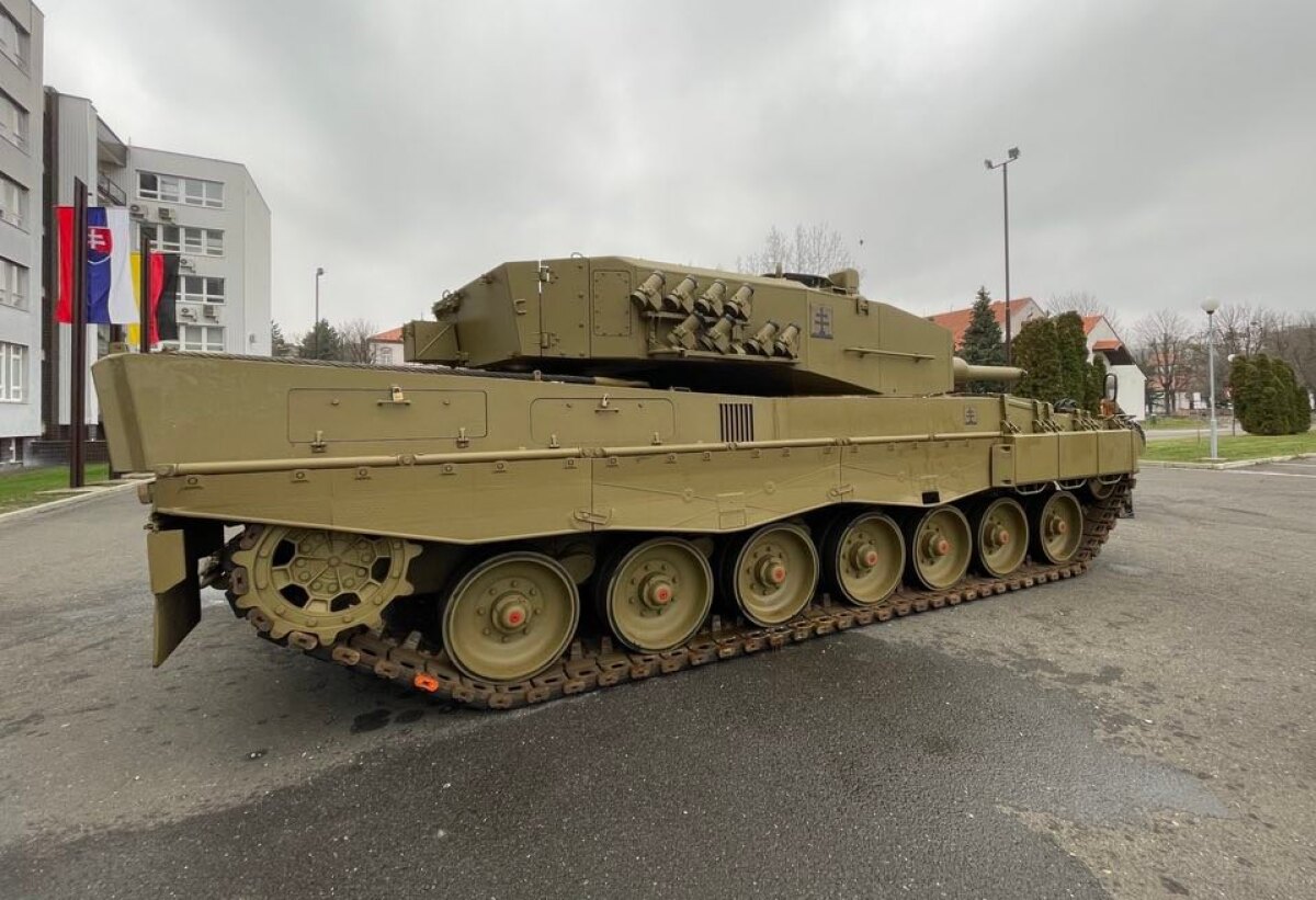 tank leopard