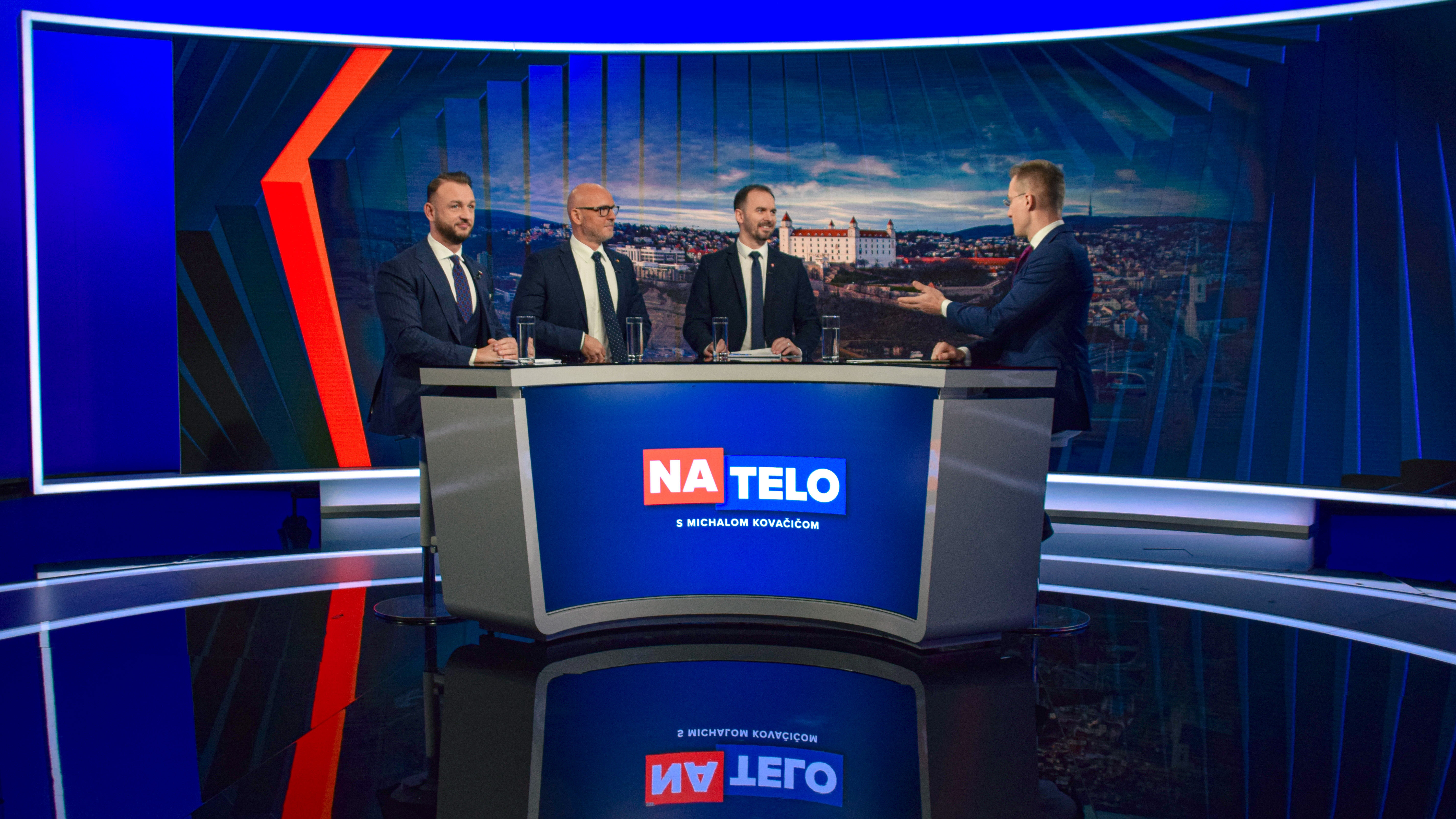 Na jeseň 2022 si Na telo pripísalo maximum pri poslednom vydaní pred vianočnou prestávkou. Moderátor Michal Kovačič diskutoval s Michalom Šipošom (OĽaNO), Branislavom Gröhlingom (SaS) a Matúšom Šutajom Eštokom (Hlas-SD).