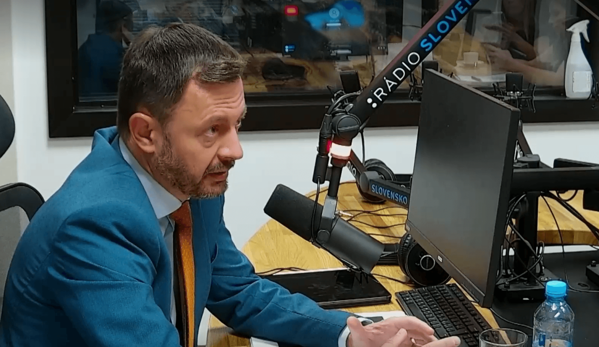 Premiér Eduard Heger v Sobotných dialógoch v Rádiu Slovensko.