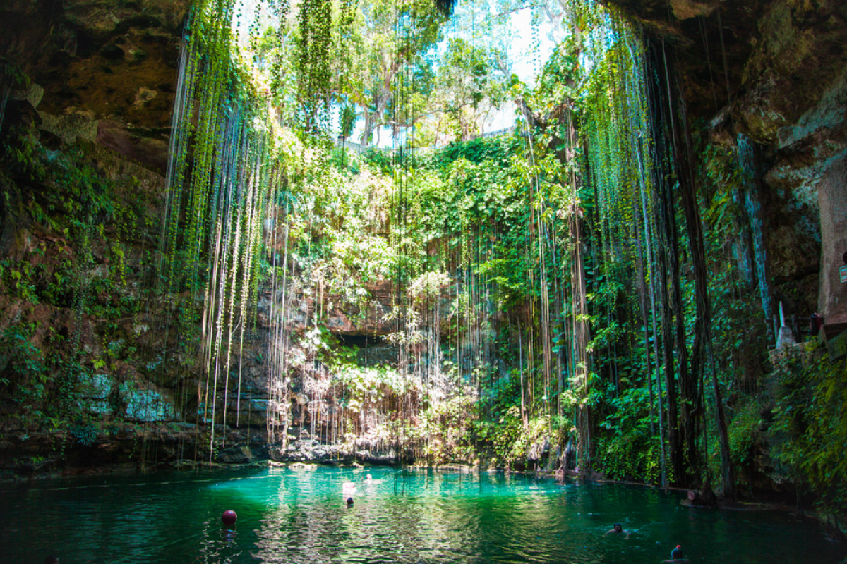 NEPOUZ, Cenotes Ik Kil  Mexiko