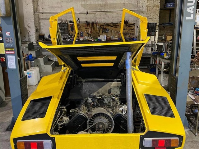 Auto Abbaretti - replika Lamborghini Countach