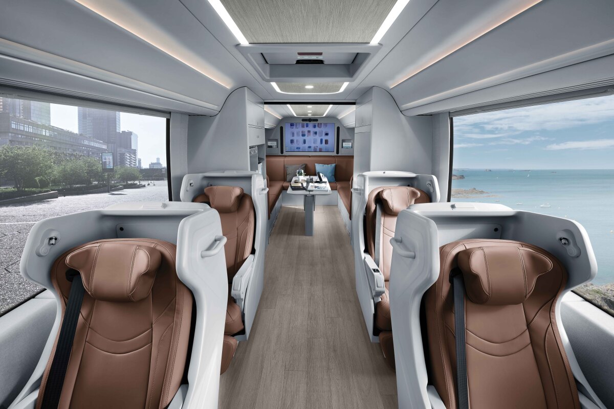 Hyundai  Universe Mobile Office Launching