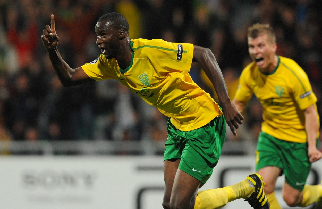 Momodou Ceesay z Gambie, niekdajší futbalista Žiliny, ktorý slovenský klub prestrieľal až do základnej skupiny Ligy majstrov. Vravelo sa, že má pred sebou veľkú kariéru, napokon svoj potenciál nevyužil.