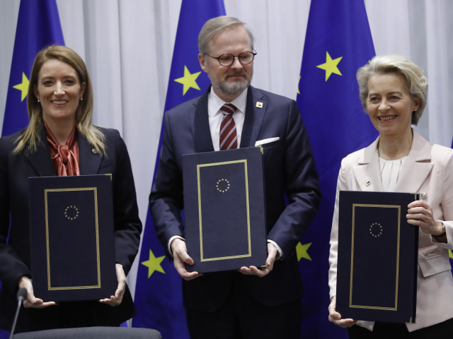 Roberta Metsolová / Ursula von der Leyenová / Petr Fiala /