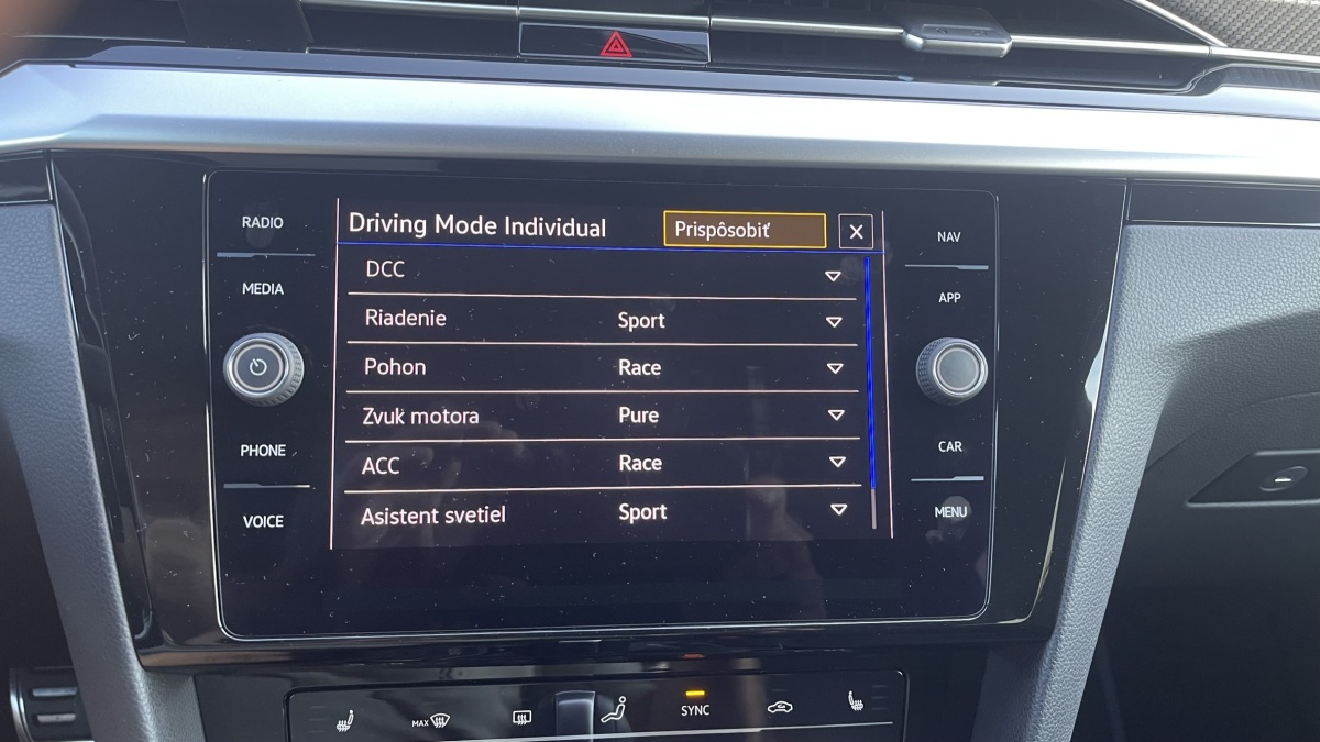 Volkswagen Arteon SB R 2.0 TSI 320k DS7 4M (2023)