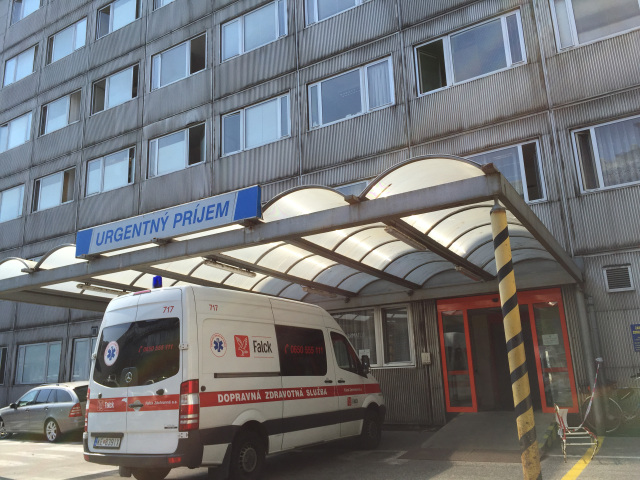 počasie, teplo, sanitka, ambulancia, urgentný príjem, nemocnica