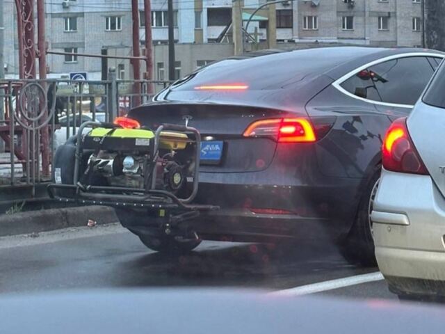 Tesla 3 - núdzový generátor Ukrajina