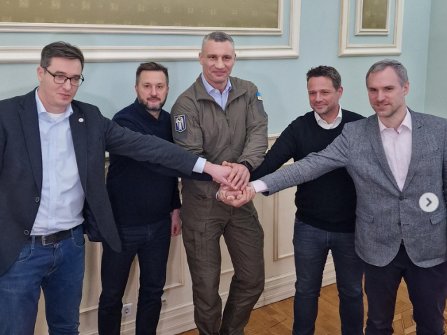 Hřib Vallo Karácsony Trzaskowski kličko