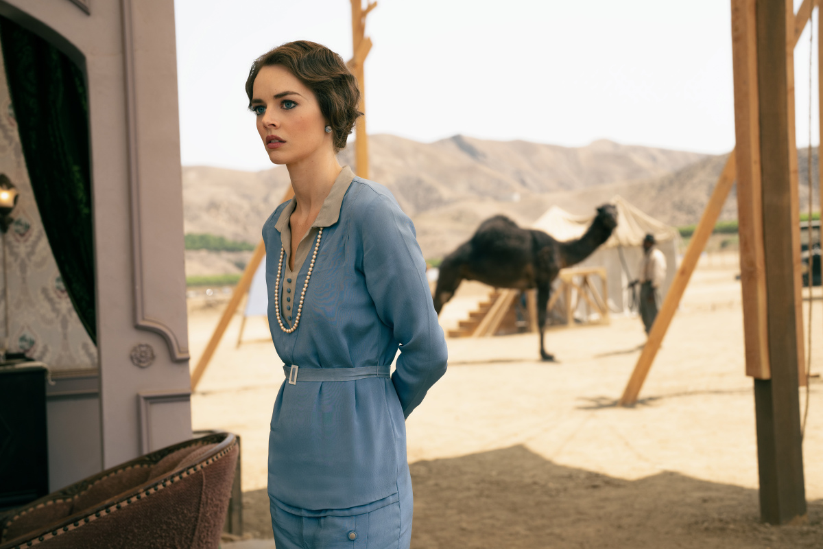 Babylon, Samara Weaving