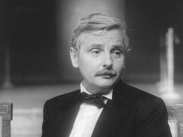 Juraj Slezáček ako Akim Jusov v inscenácii Výnosné miesto (1984).
