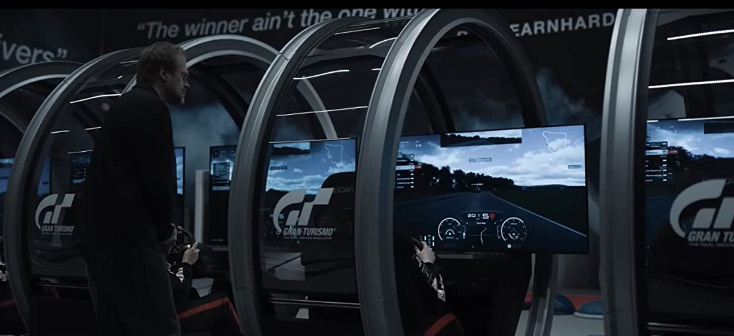 Zábery z filmu Gran Turismo.