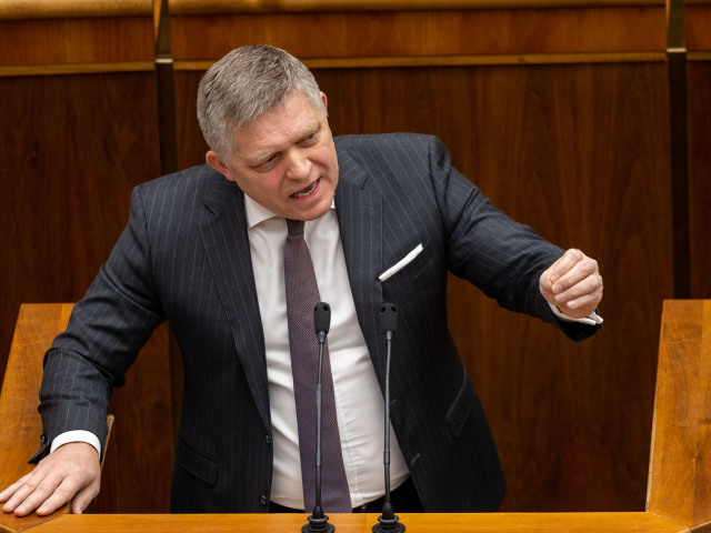 parlament, rokovanie, Robert Fico