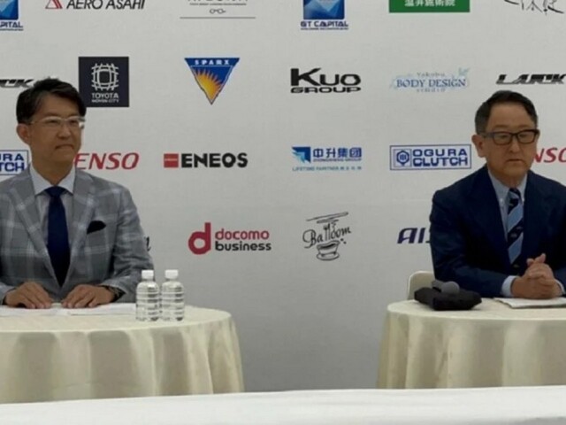 Koji Sato (vľavo) a  Akio Toyoda