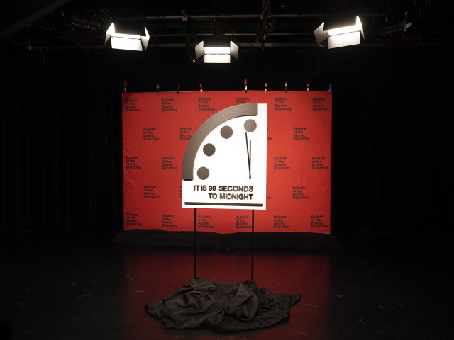 Hodiny súdneho dňa / Doomsday Clock /