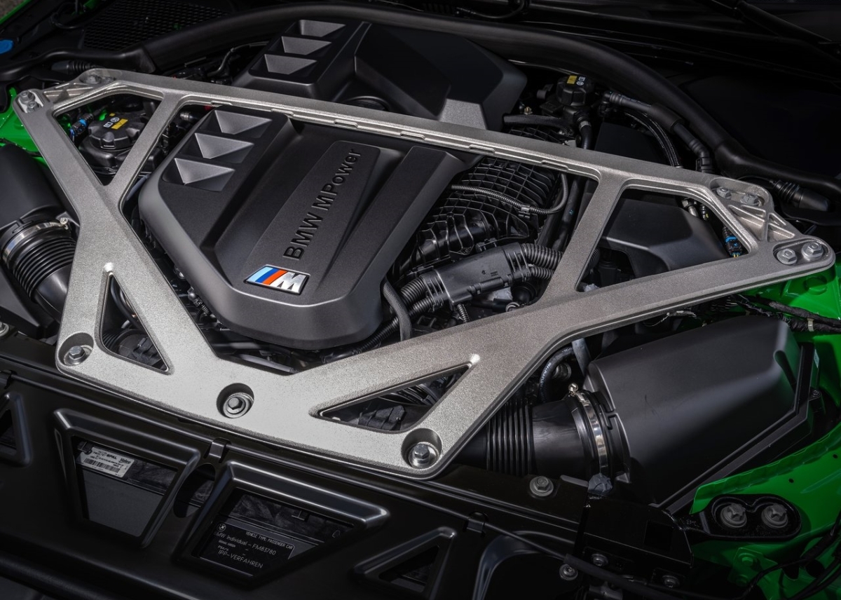 BMW M3 CS 16
