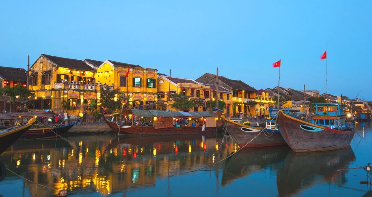 Hoi An, Vietnam, lampáše,