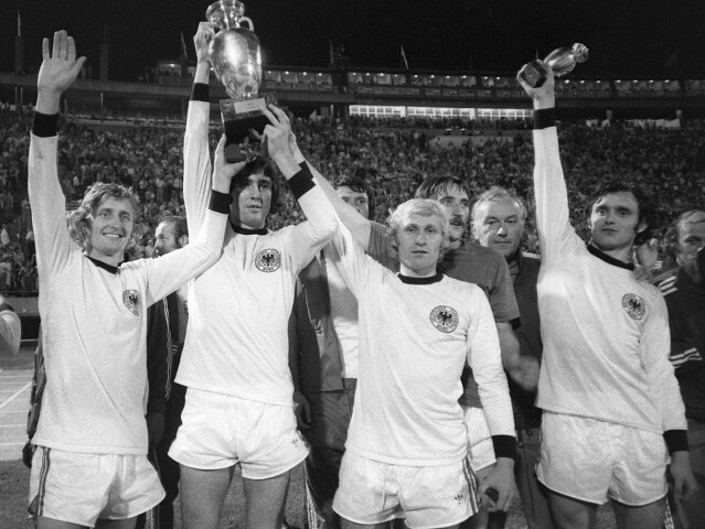 Jozef Čapkovič, Koloman Gögh, kapitán Anton Ondruš, Ján Pivarník, Antonín Panenka, tréner Václav Ježek a Marián Masný