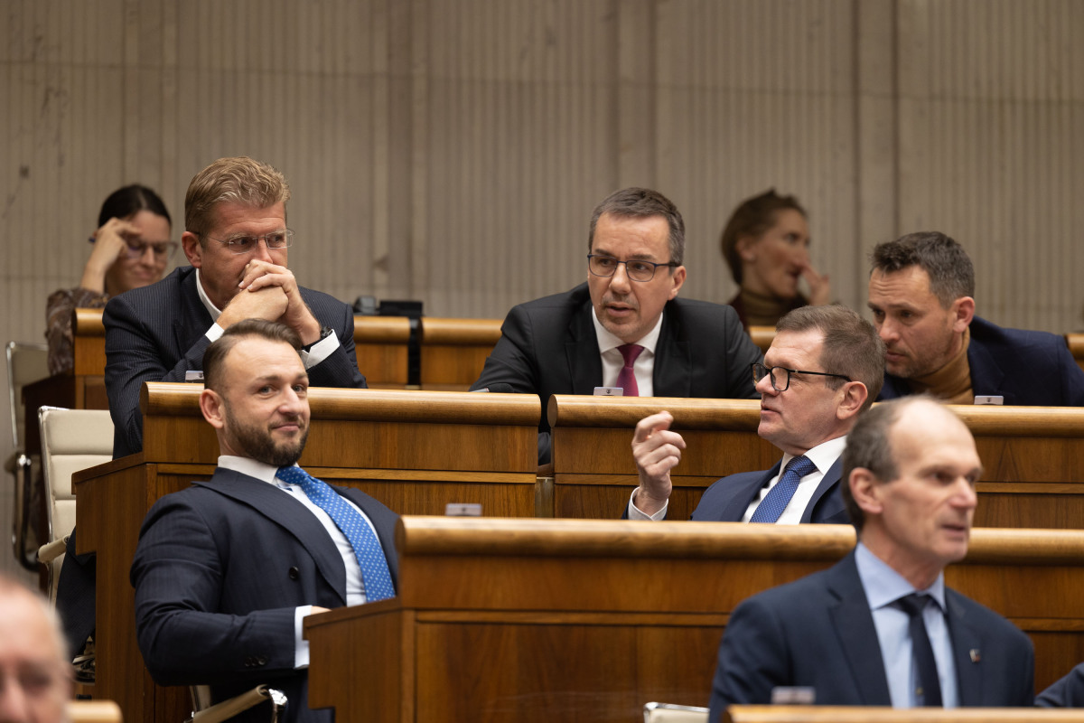 Peter Žiga, Erik Tomáš, parlament, Richard Raši, Pellegrini