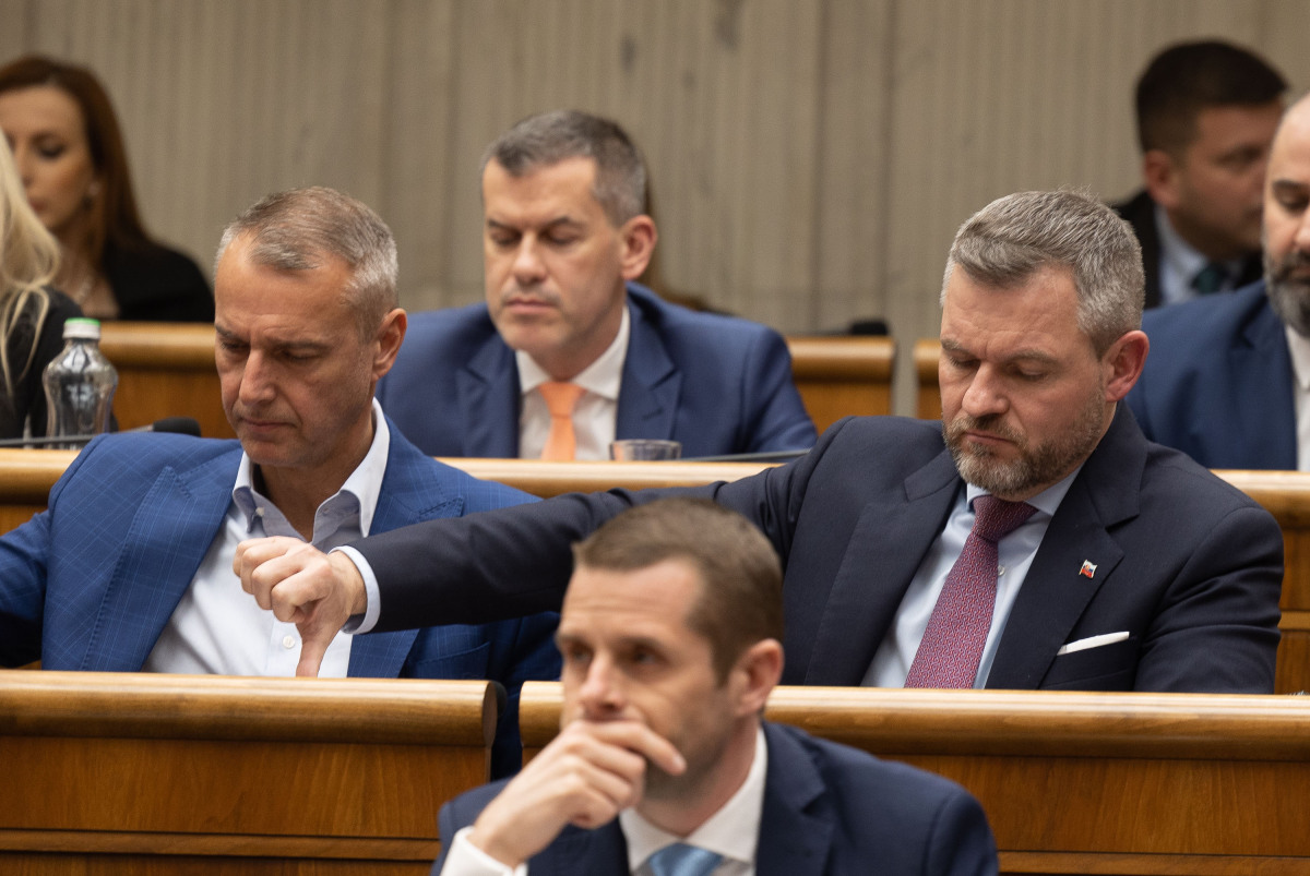 Richard Raši, Martin Klus, Peter Pellegrini, parlament
