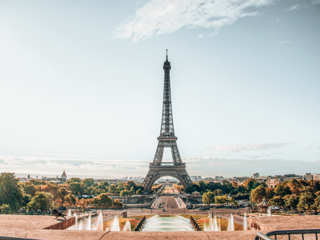 NEPOUZ, Paríž, Francúzsko Eiffelova veža