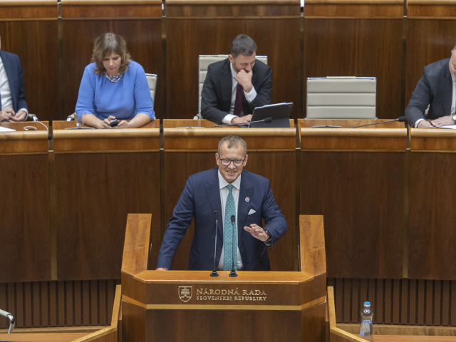 SR NRSR 79. schôdza vláda nedôvera rokovanie BAX