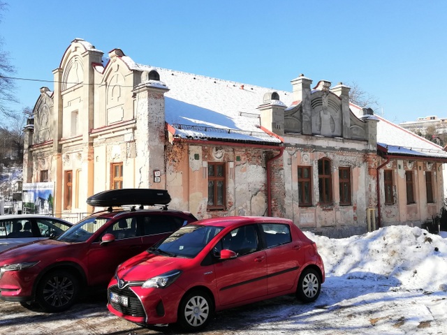 kaštieľ, Banská Bystrica, Lazovná ulica