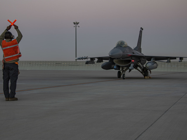 F-16, stíhačky