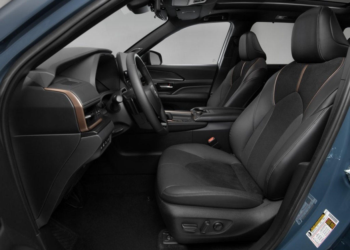 Toyota Grand Highlander 2