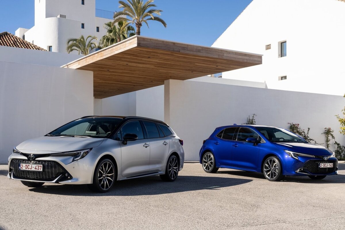 Toyota Corolla Hatchback - 2023