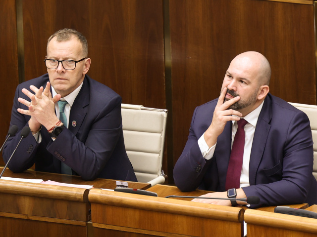 mimoriadna schôdza, predčasné voľby, Boris Kollár, Peter Pčolinský