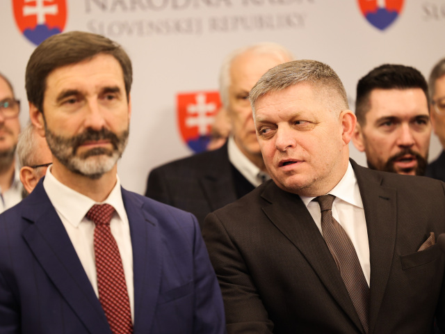 mimoriadna schôdza, predčasné voľby, Robert Fico, Juraj Blanár, Smer