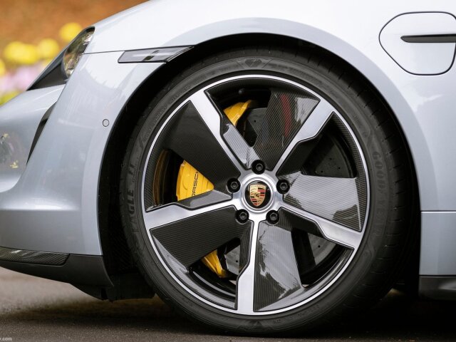 Porsche Taycan Turbo S - 2020