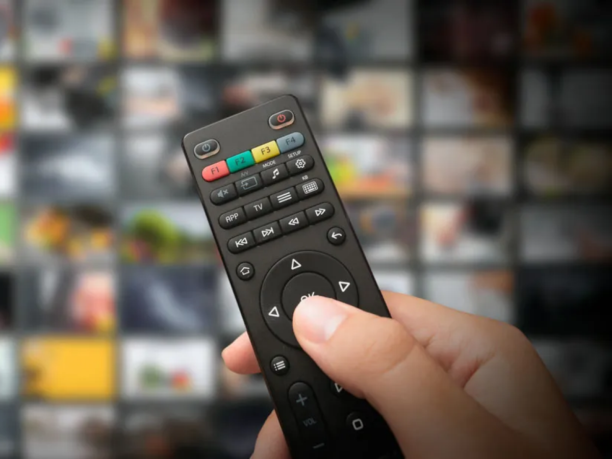 televízia, sledovanie, diaľkový ovládač