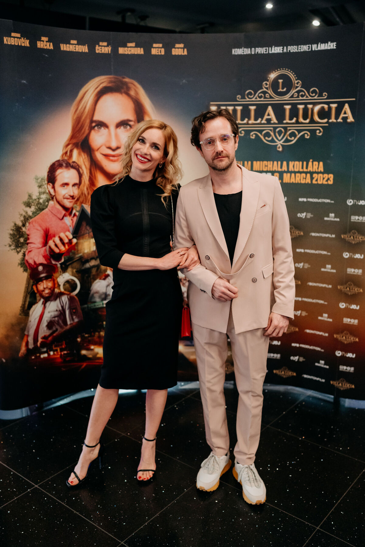 Herečka Hana Vagnerová a jej slovenský kolega Juraj Hrčka. 