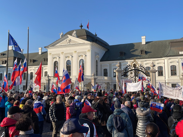 protest prezidentský palác zhromaždenie hodžovo