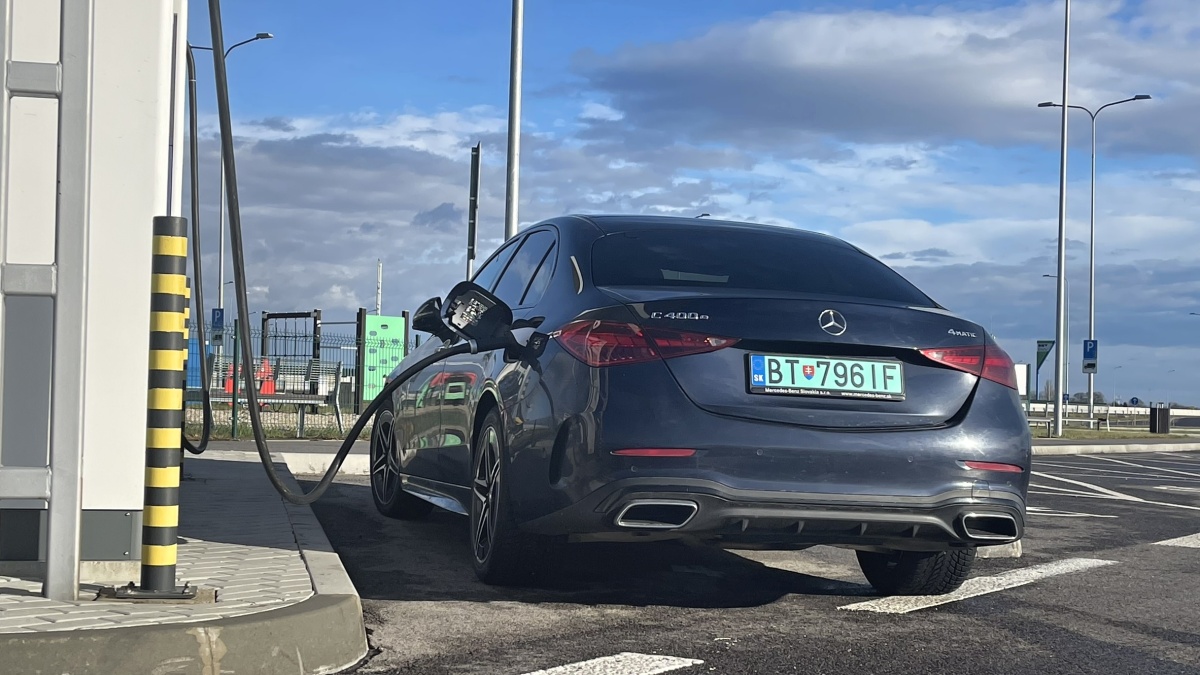 Mercedes-Benz C 400 e 4Matic (2023)