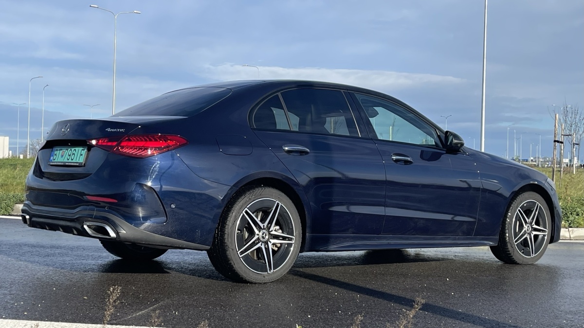 Mercedes-Benz C 400 e 4Matic (2023)