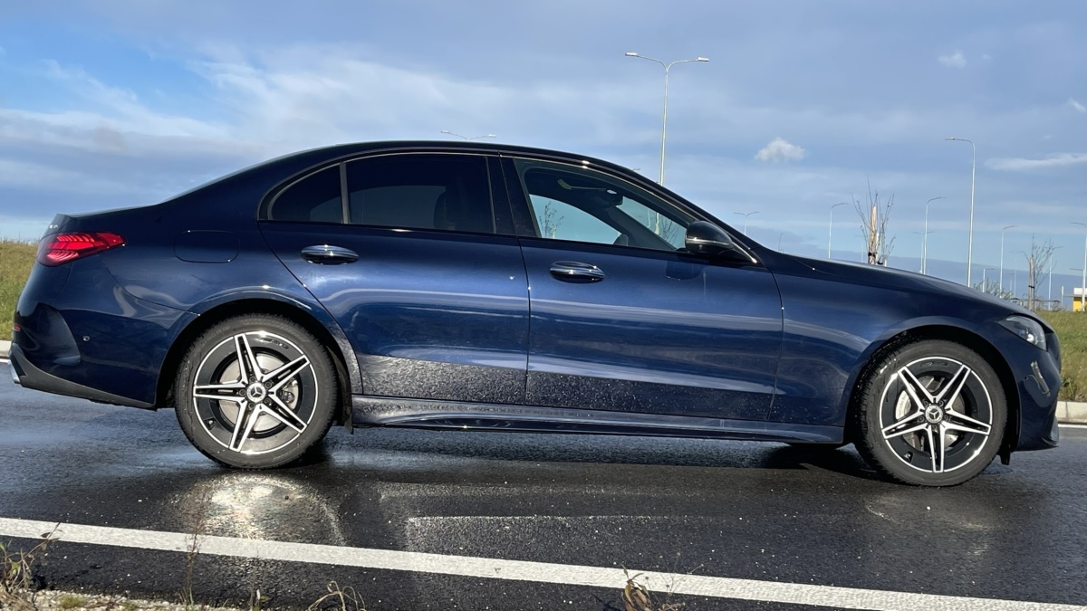 Mercedes-Benz C 400 e 4Matic (2023)