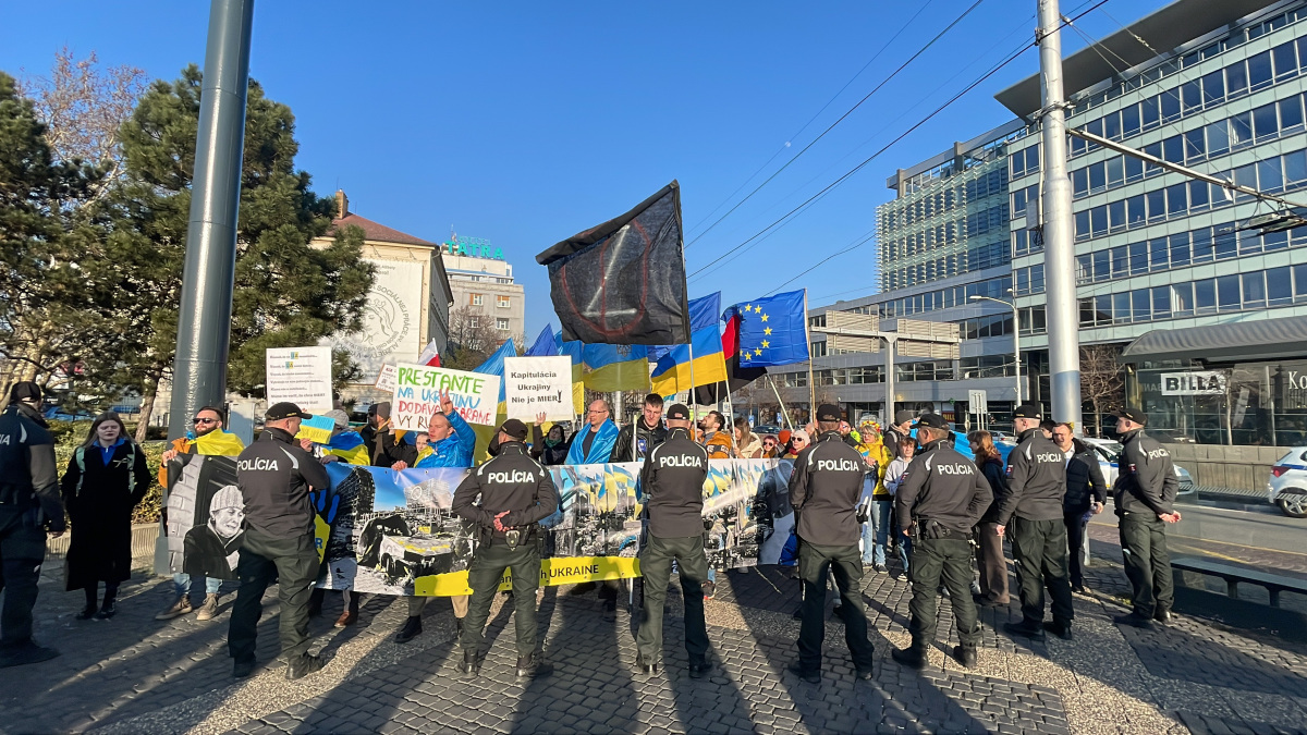 protest prezidentský palác ukrajina hodžovo