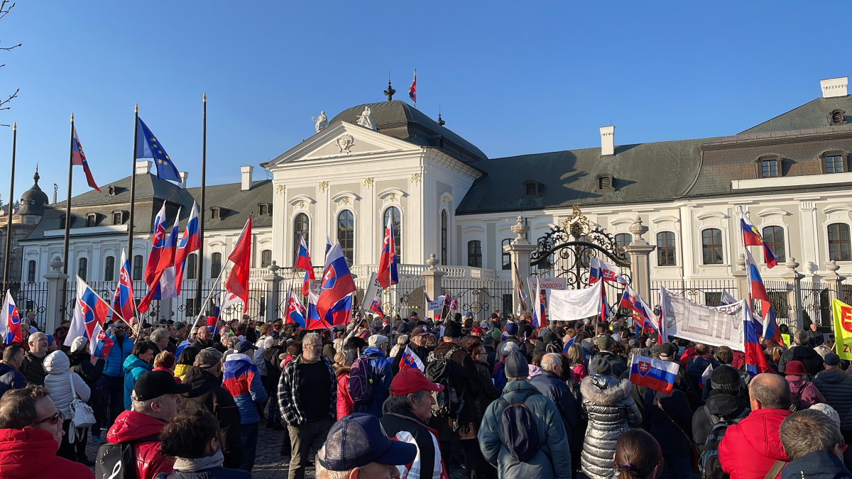 protest prezidentský palác zhromaždenie hodžovo