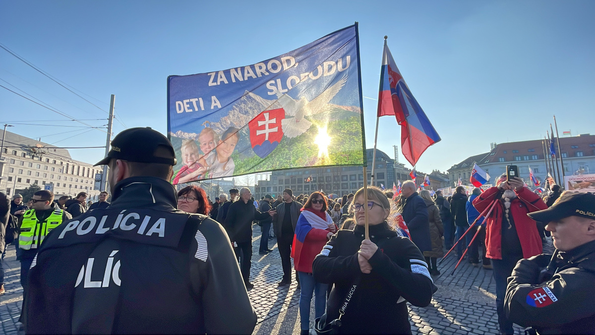 protest prezidentský palác