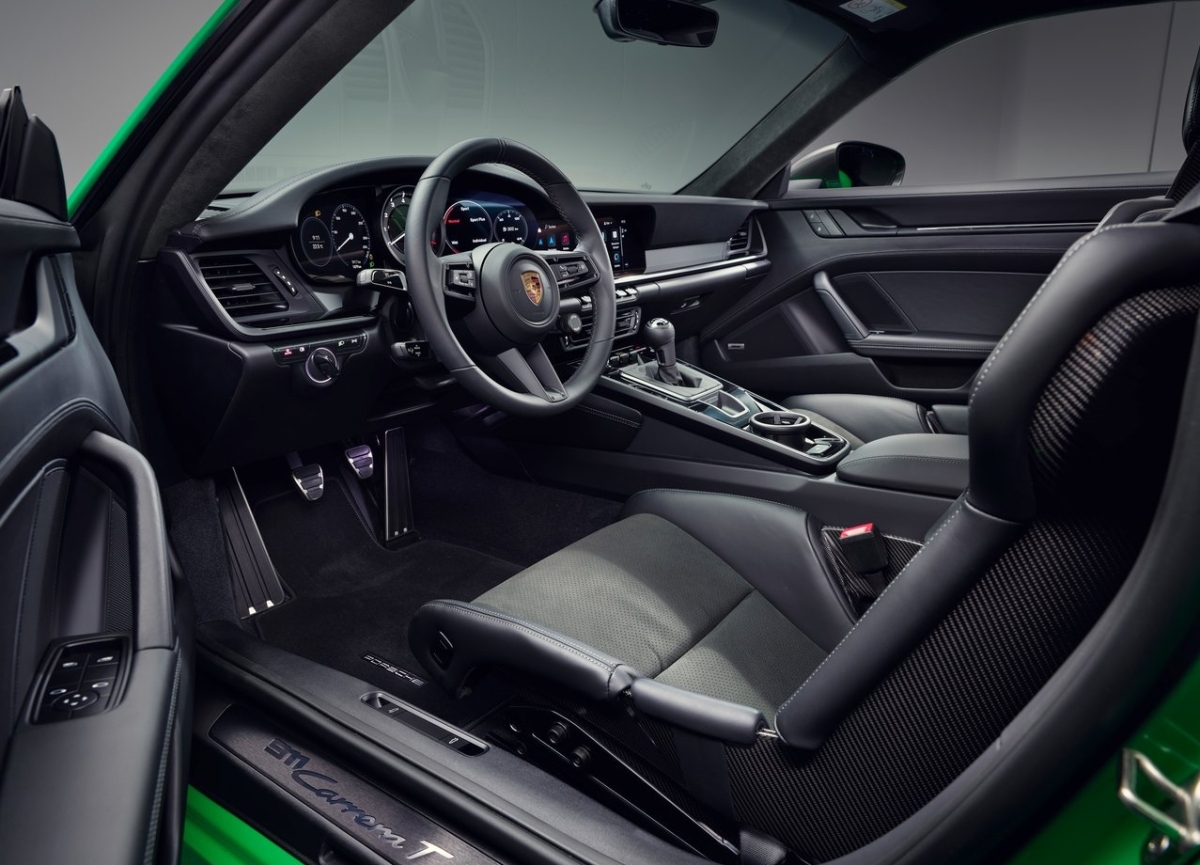 Porsche 911 Carrera T 11