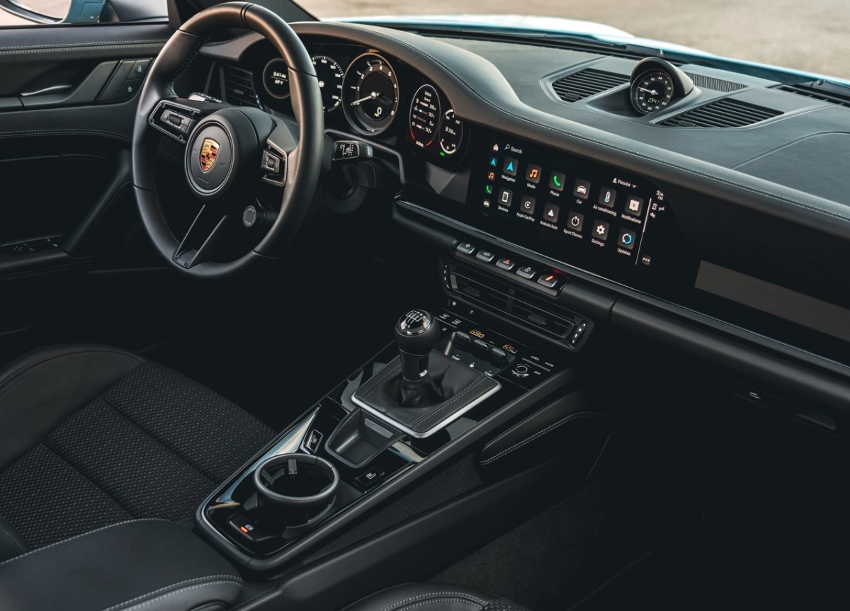 Porsche 911 Carrera T 12