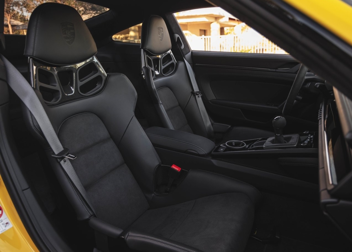 Porsche 911 Carrera T 13