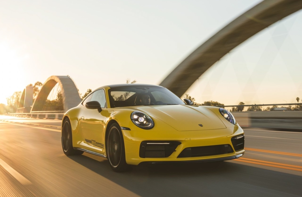 Porsche 911 Carrera T 2