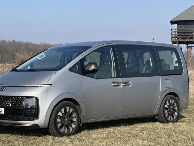 Hyundai Staria 2,2 CRDi 4x4 (2023)
