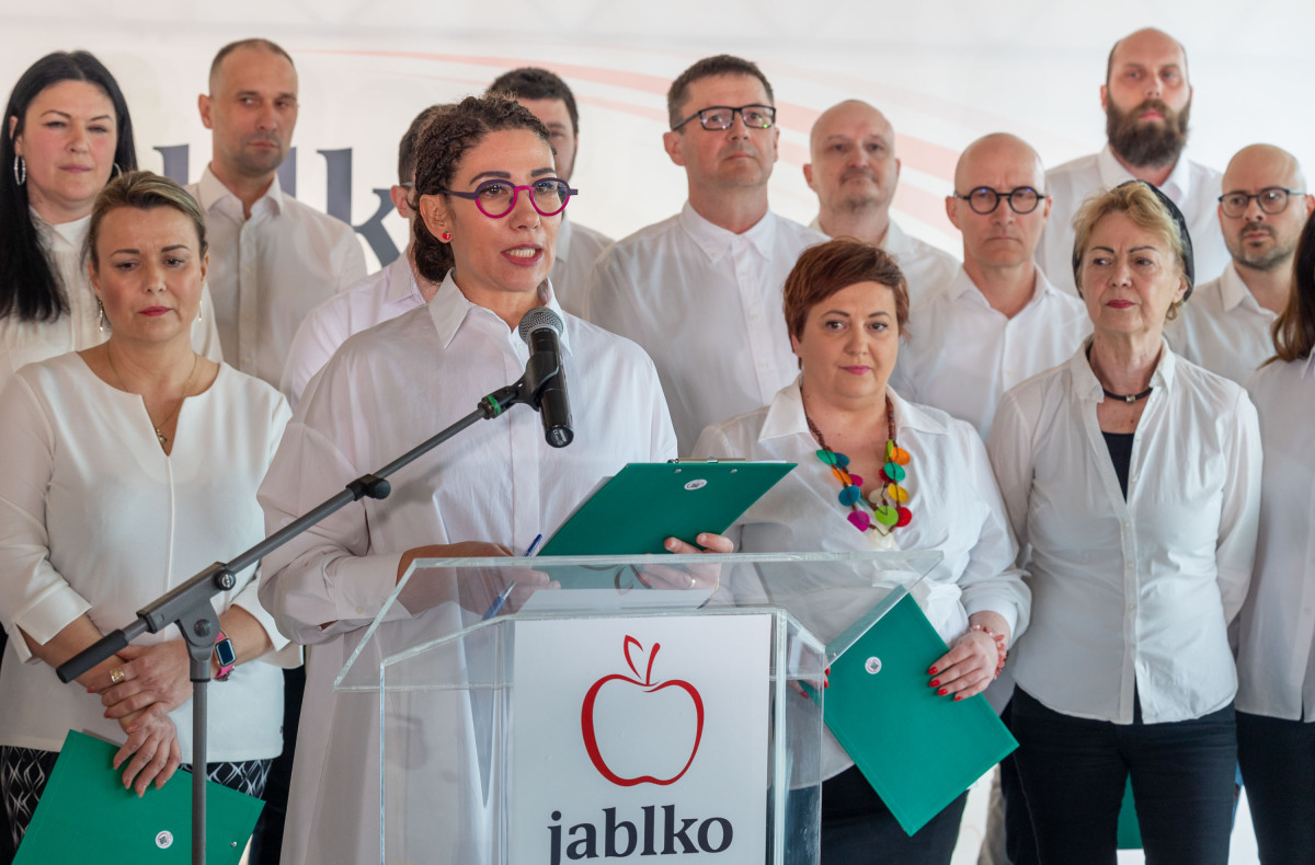 Jablko, Lucia Ďuriš Nicholsonová