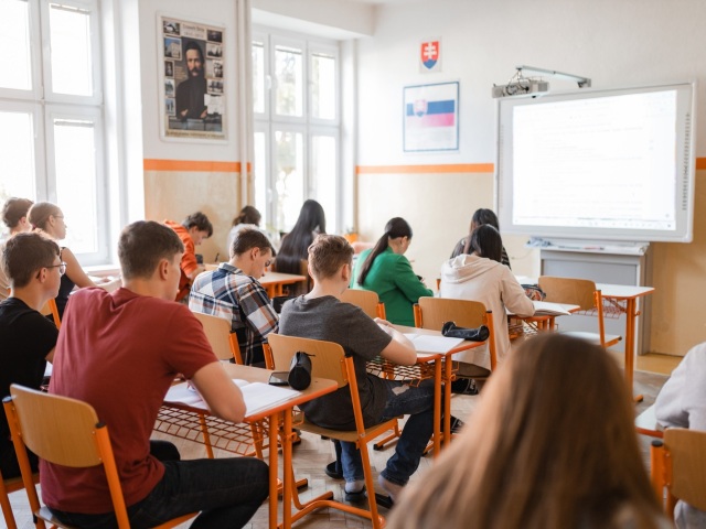 gymnázium, Nová Baňa