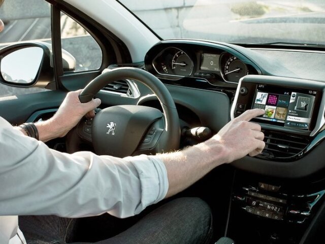 Peugeot - i-Cockpit